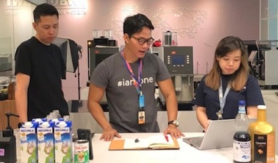 Memberi Tak Mesti Materi